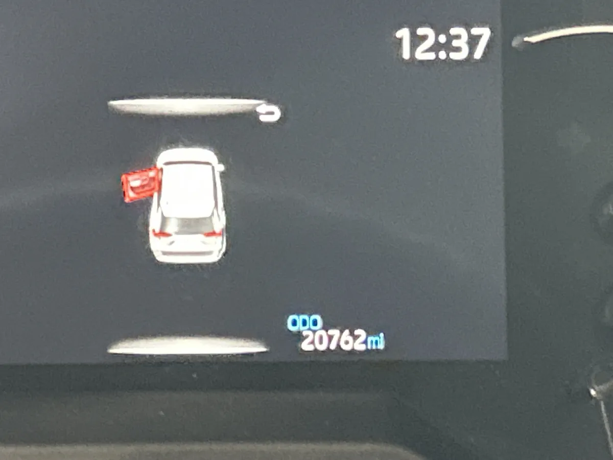 2025 Toyota RAV4 XLE thumbnail 22
