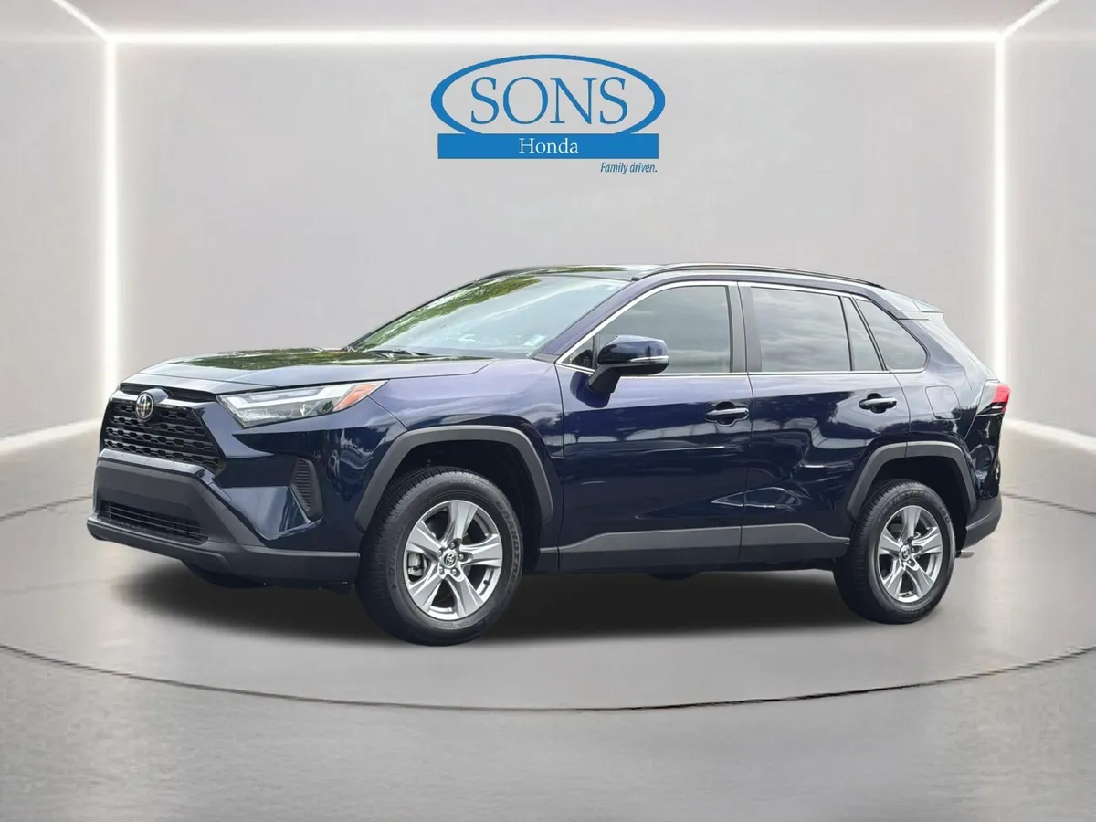 2025 Toyota RAV4 XLE thumbnail 21