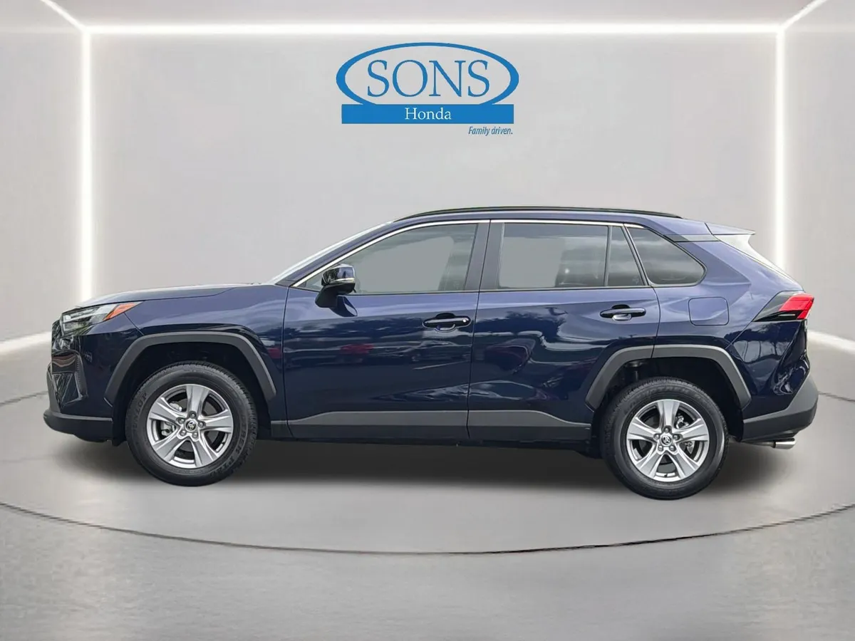 2025 Toyota RAV4 XLE thumbnail 22