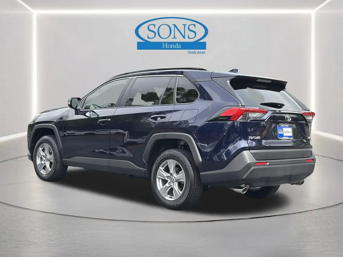 2025 Toyota RAV4 XLE thumbnail 23