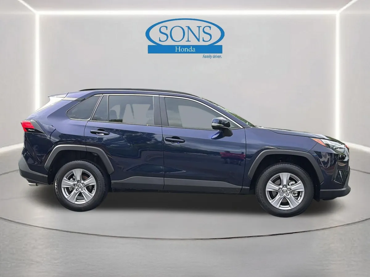 2025 Toyota RAV4 XLE thumbnail 28