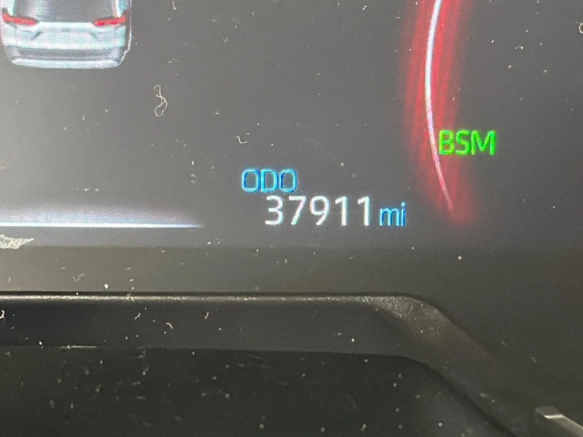 2025 Toyota RAV4 XLE thumbnail 27