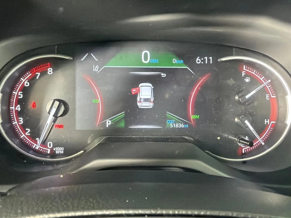 2025 Toyota RAV4 XLE thumbnail 26