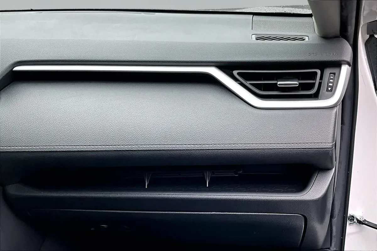 2025 Toyota RAV4 XLE Premium thumbnail 19