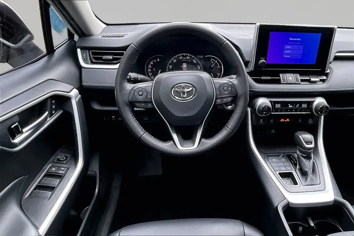 2025 Toyota RAV4 XLE Premium thumbnail 6