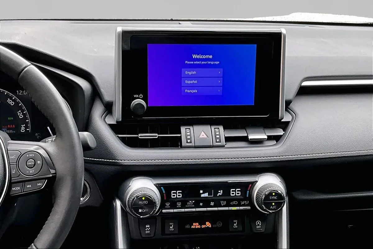 2025 Toyota RAV4 XLE Premium thumbnail 7