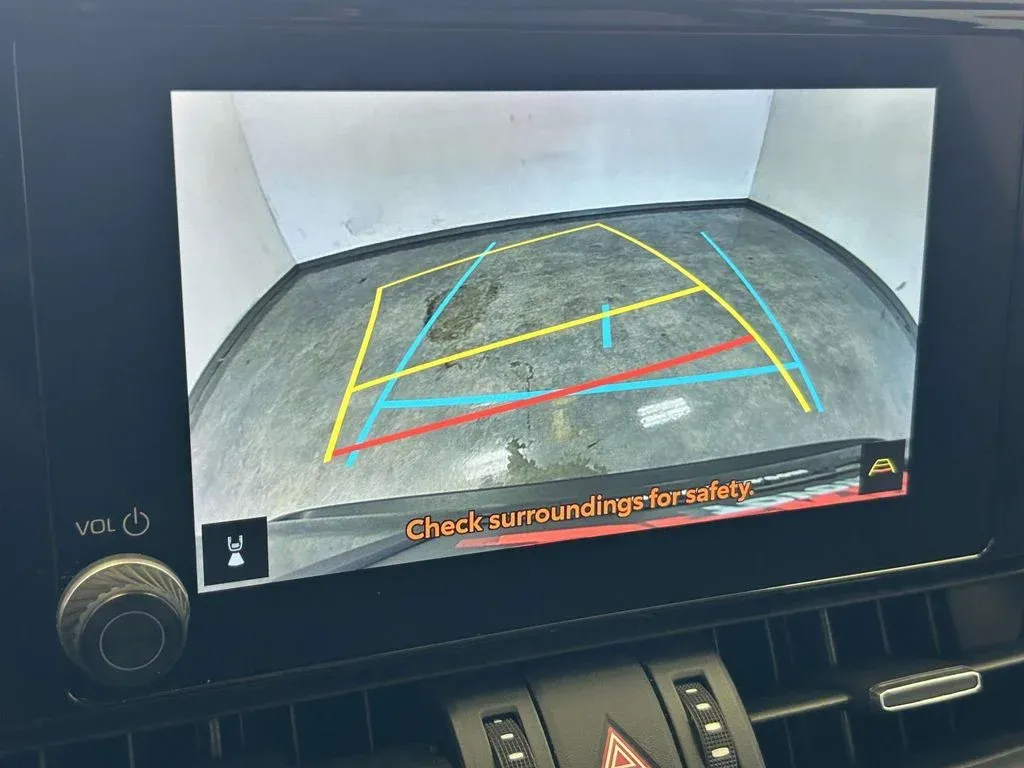 2025 Toyota RAV4 XLE Premium thumbnail 25