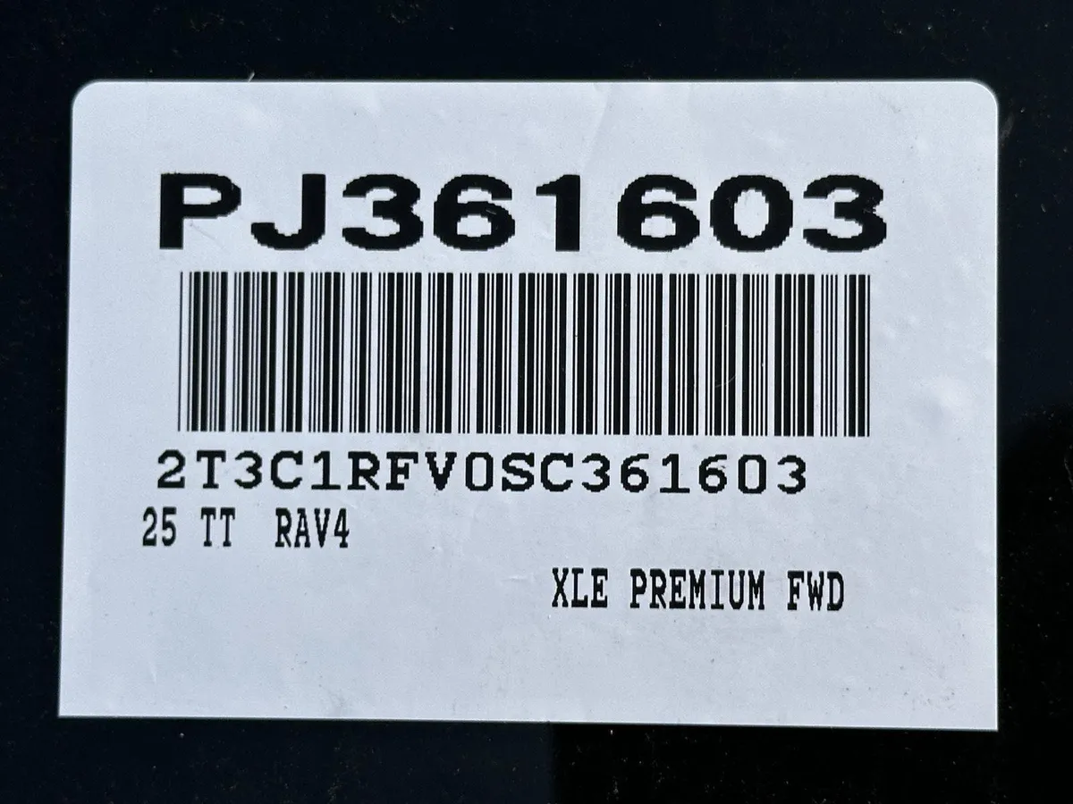2025 Toyota RAV4 XLE Premium thumbnail 15