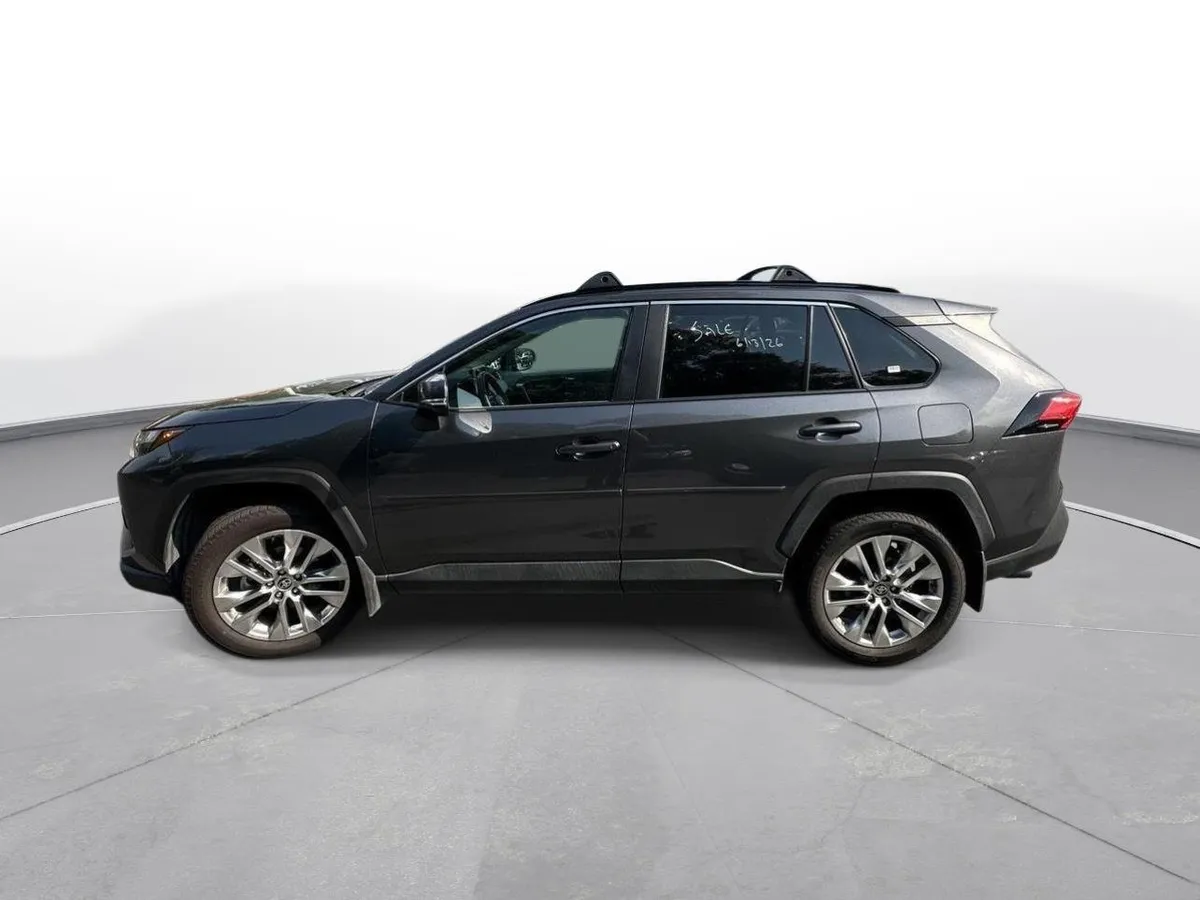 2025 Toyota RAV4 XLE Premium thumbnail 9
