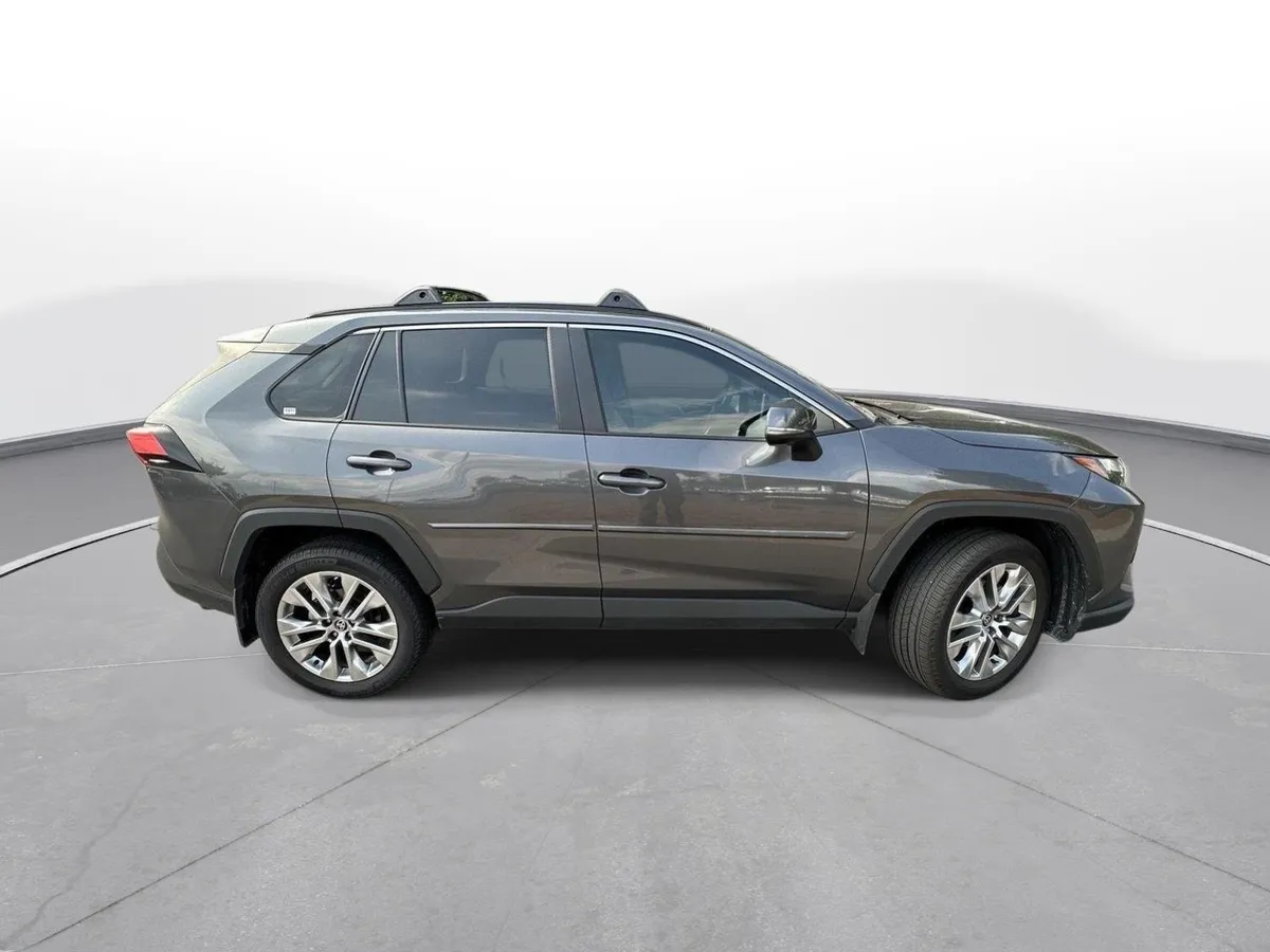 2025 Toyota RAV4 XLE Premium thumbnail 5