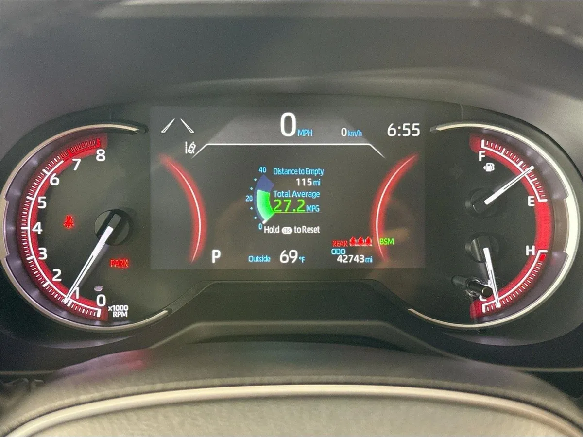 2025 Toyota RAV4 XLE Premium thumbnail 20