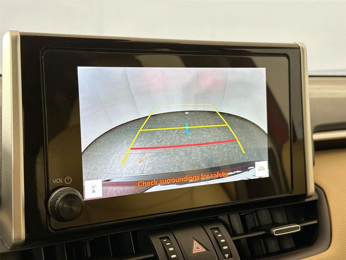 2025 Toyota RAV4 XLE Premium thumbnail 24