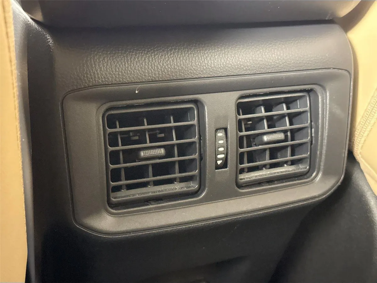 2025 Toyota RAV4 XLE Premium thumbnail 35