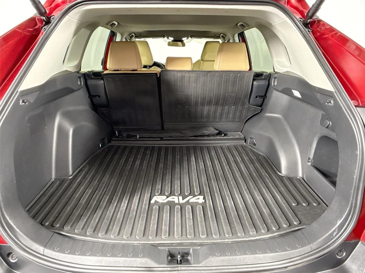 2025 Toyota RAV4 XLE Premium thumbnail 37