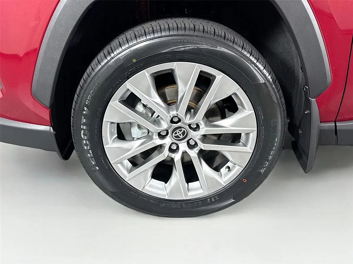 2025 Toyota RAV4 XLE Premium thumbnail 45