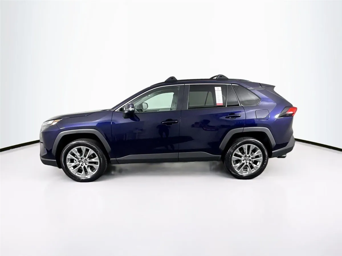 2025 Toyota RAV4 XLE Premium thumbnail 13