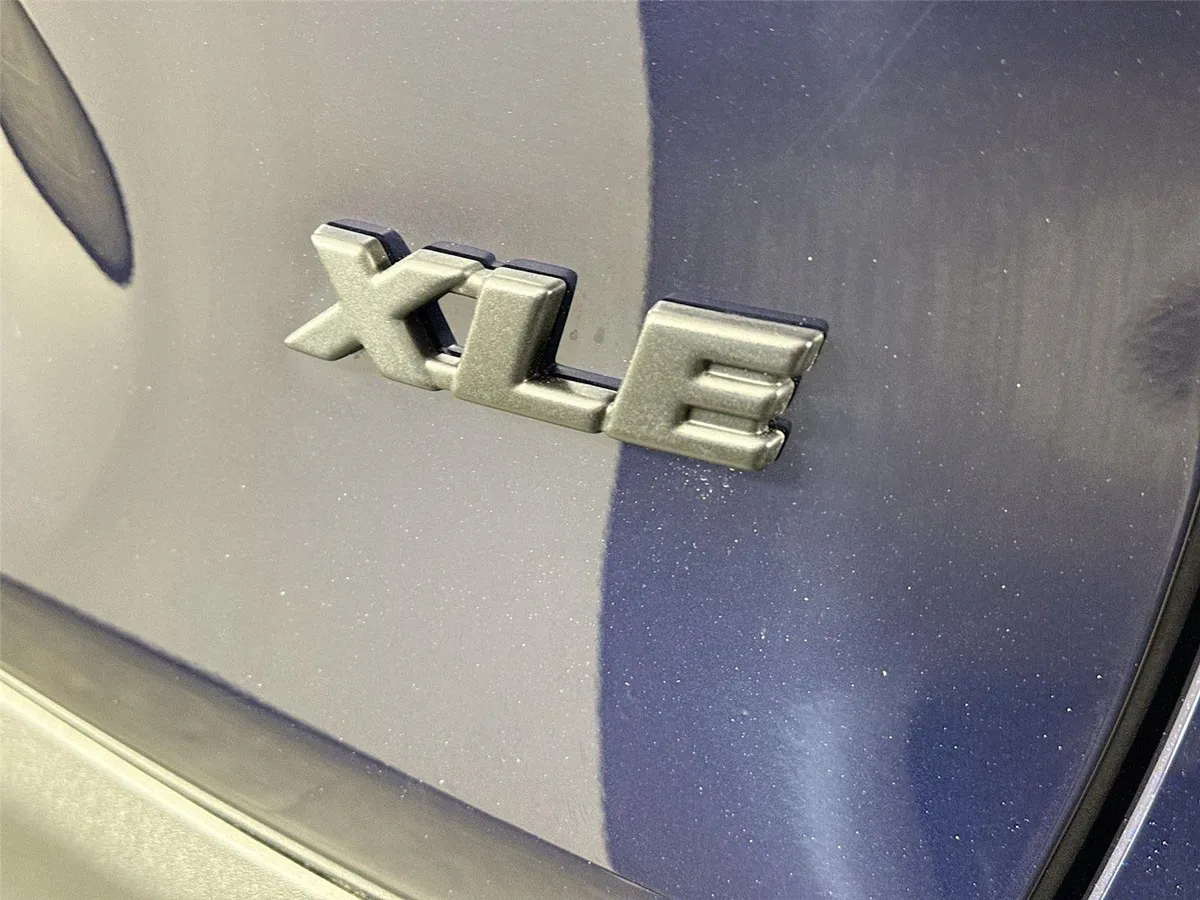 2025 Toyota RAV4 XLE Premium thumbnail 14