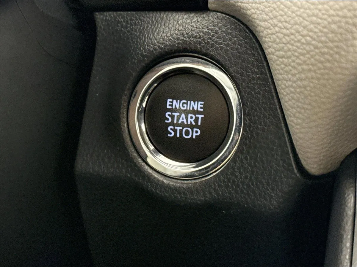 2025 Toyota RAV4 XLE Premium thumbnail 21