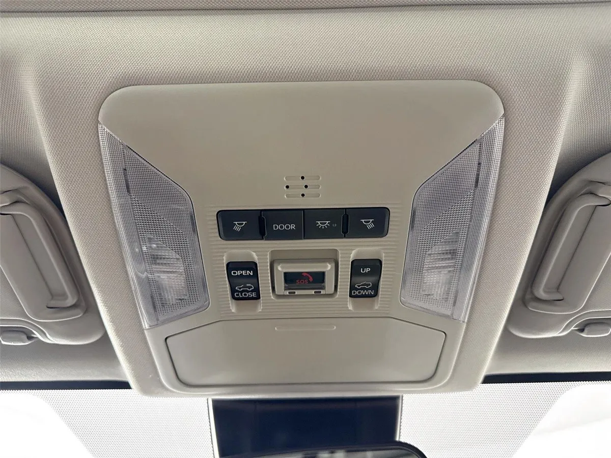 2025 Toyota RAV4 XLE Premium thumbnail 22