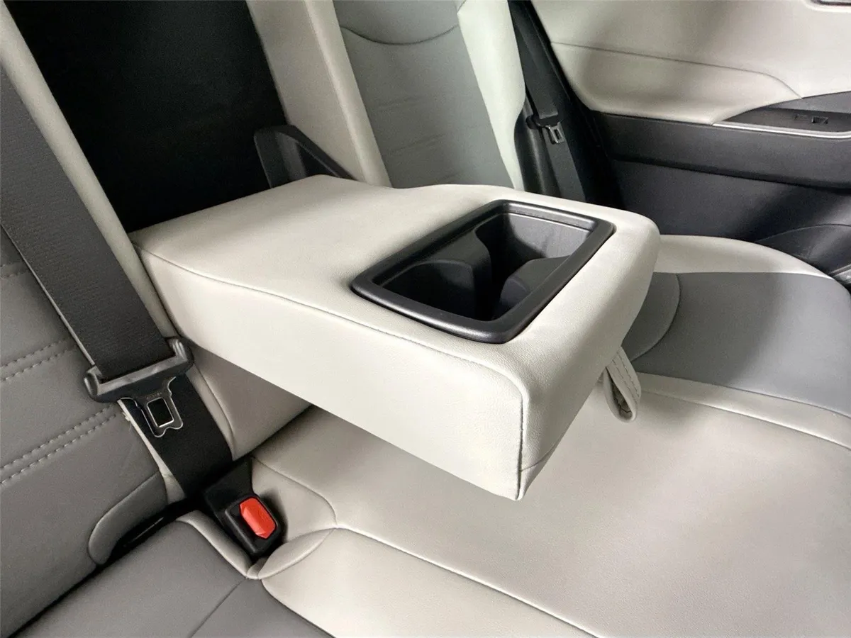 2025 Toyota RAV4 XLE Premium thumbnail 40