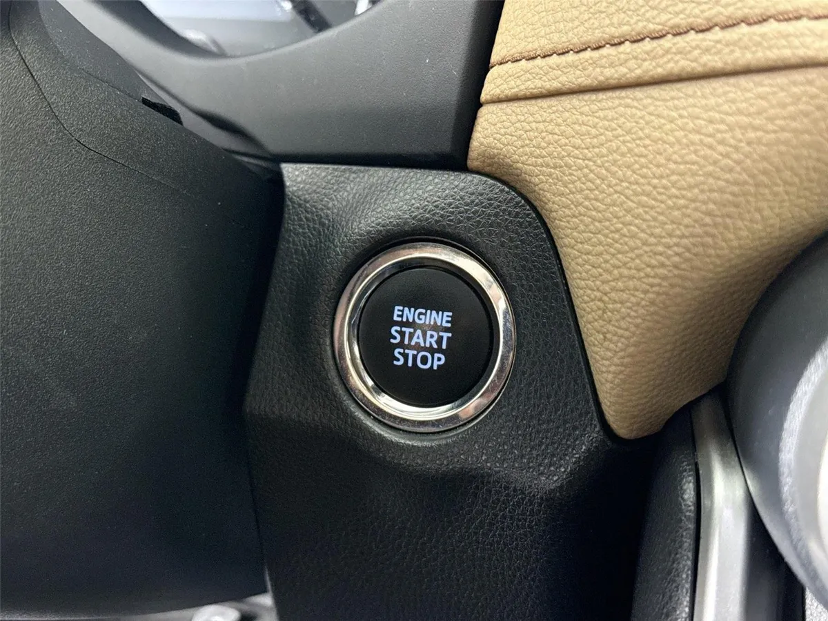 2025 Toyota RAV4 XLE Premium thumbnail 20