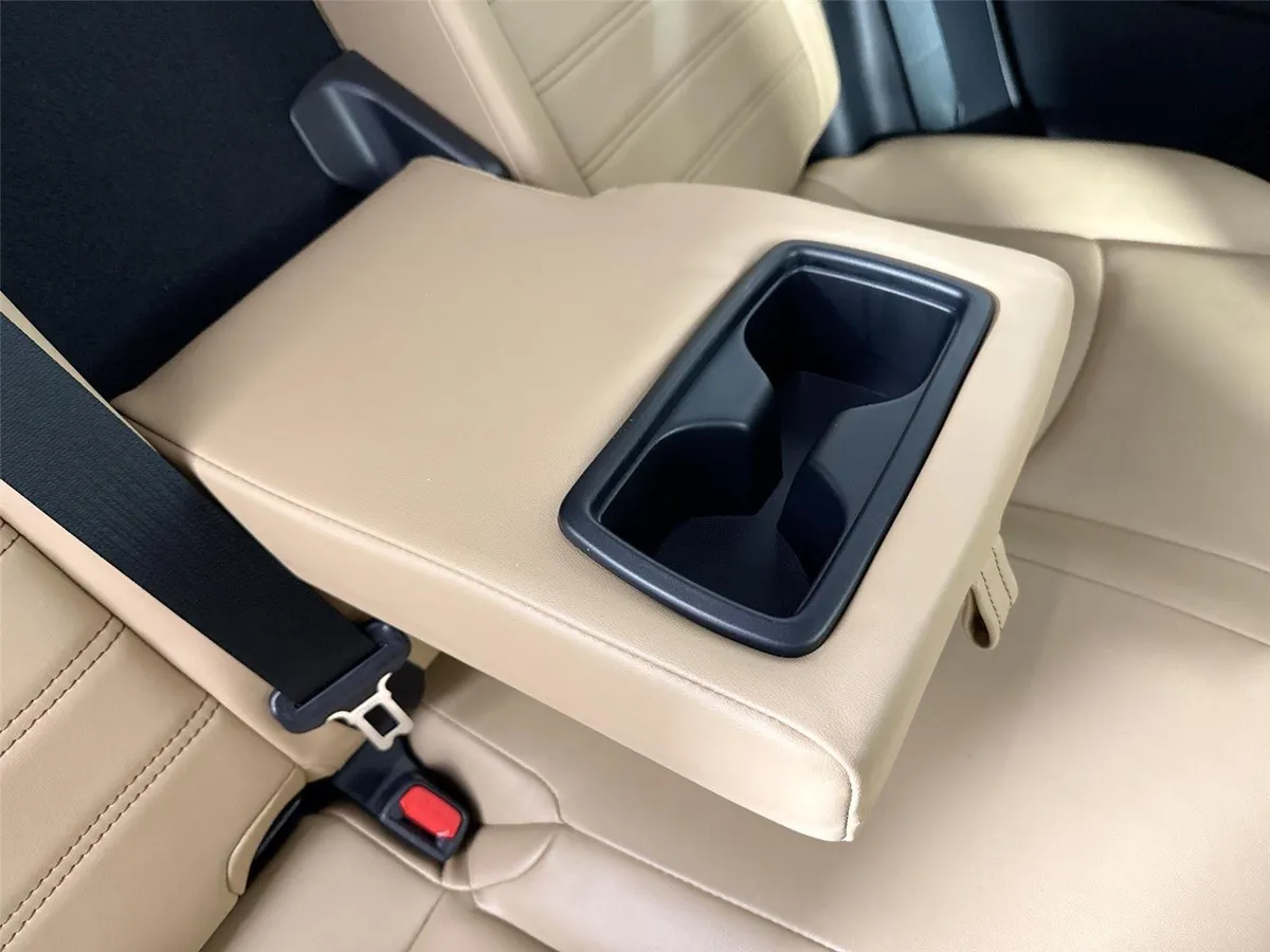 2025 Toyota RAV4 XLE Premium thumbnail 39