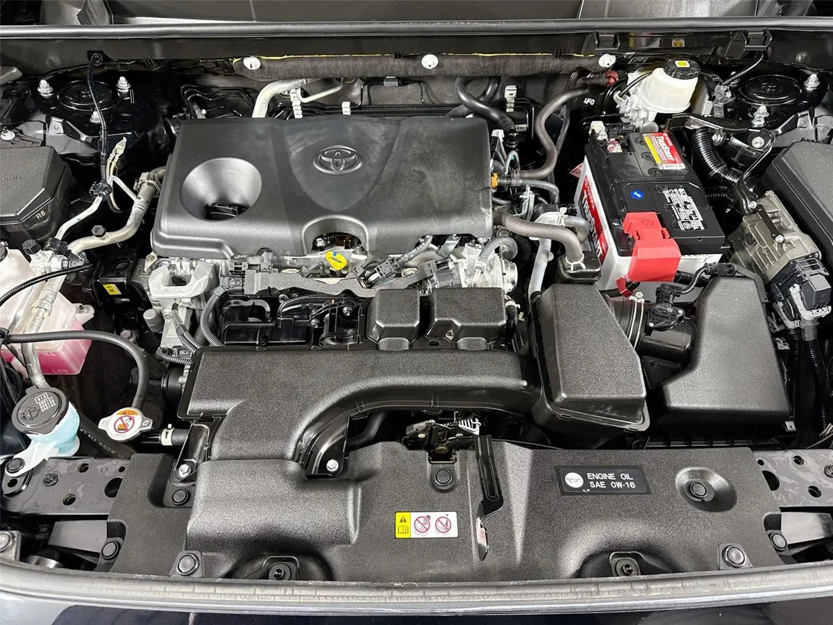 2025 Toyota RAV4 XLE Premium thumbnail 43