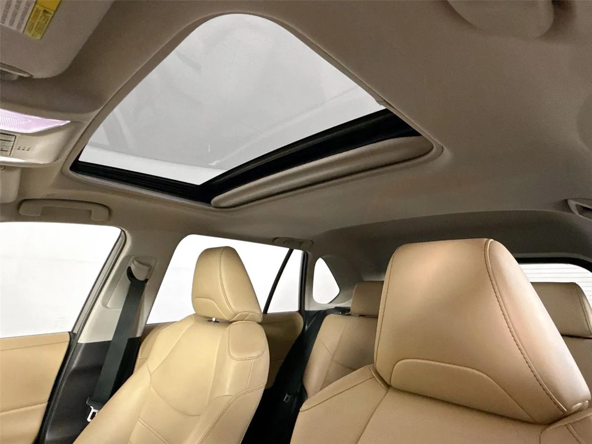 2025 Toyota RAV4 XLE Premium thumbnail 6