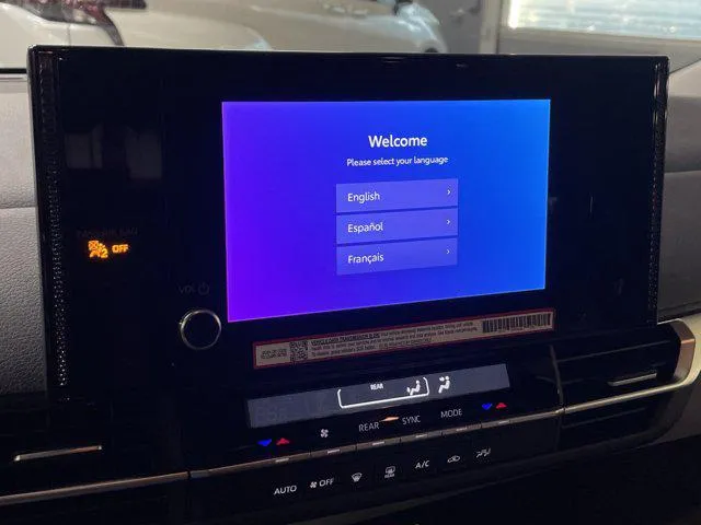 2025 Toyota SIENNA LE thumbnail 21