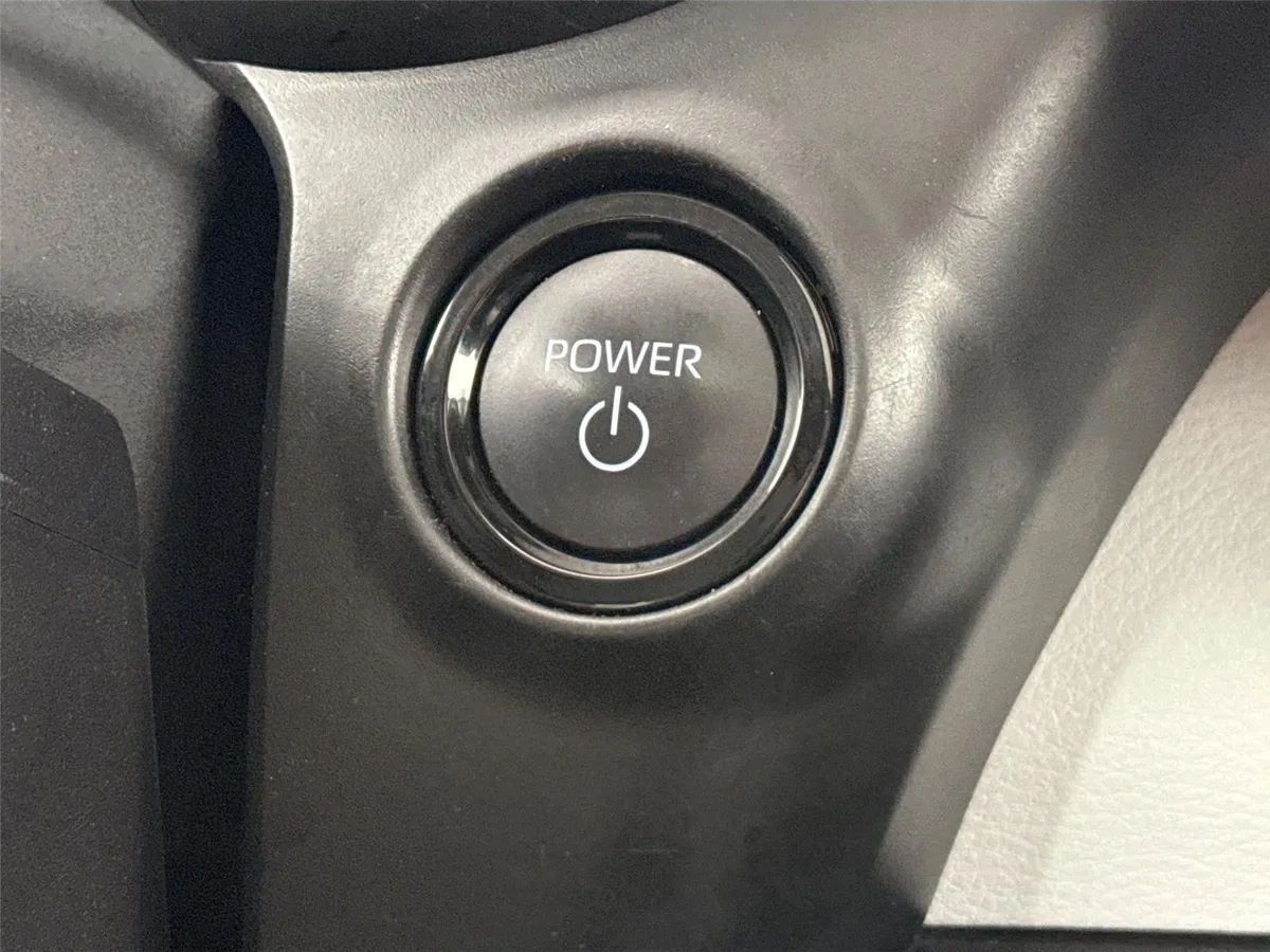 2025 Toyota Sienna XLE 8-Passenger thumbnail 22