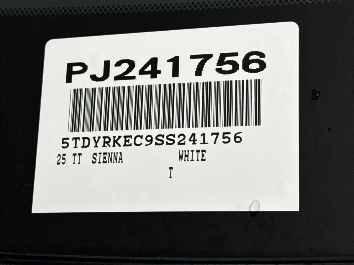 2025 Toyota Sienna XLE 8-Passenger thumbnail 46