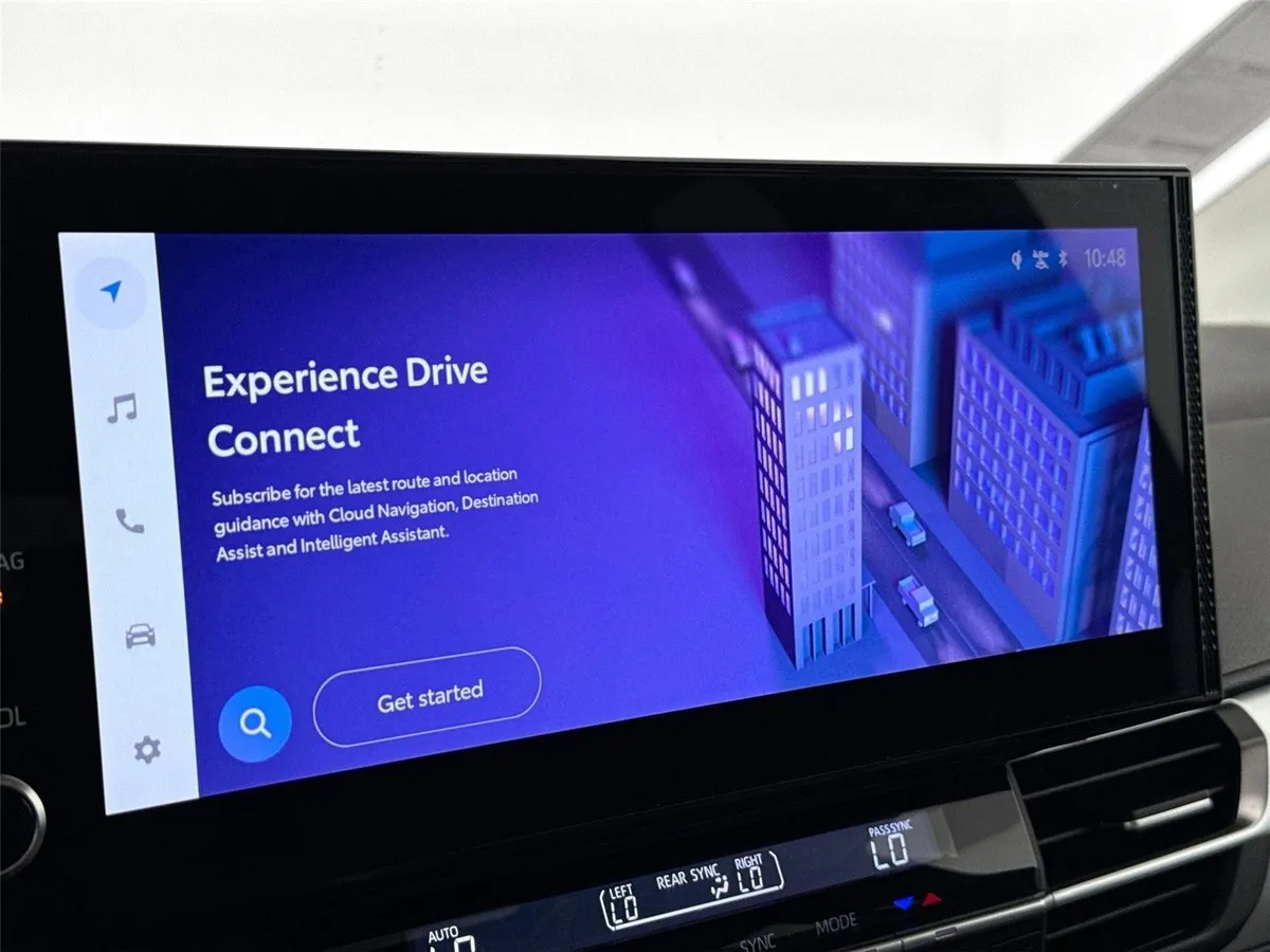 2025 Toyota Sienna XLE 8-Passenger thumbnail 7