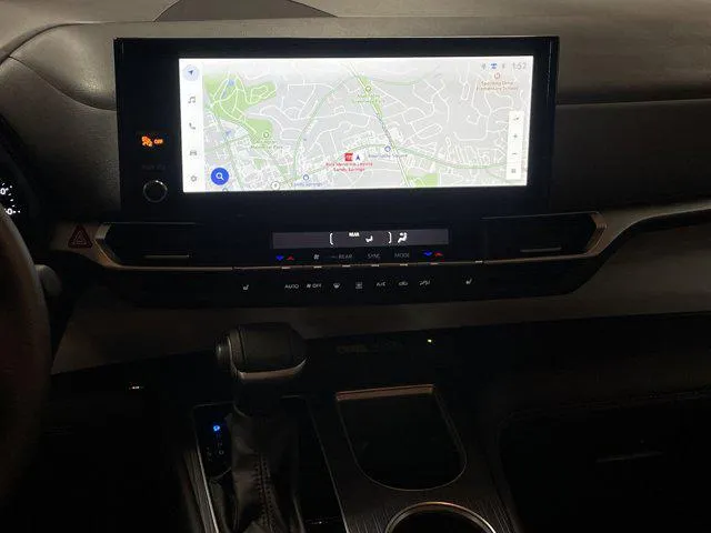 2025 Toyota SIENNA XLE thumbnail 31