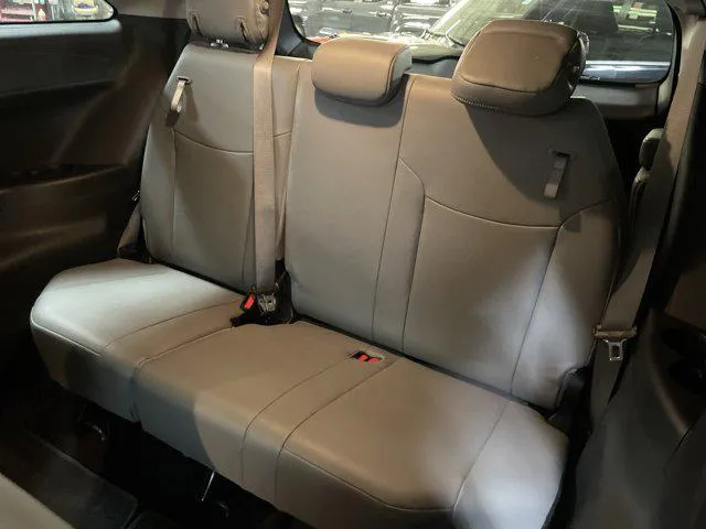 2025 Toyota SIENNA XLE thumbnail 33