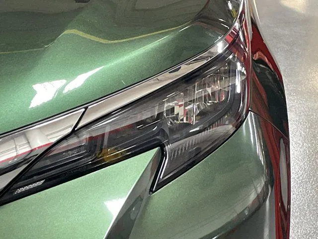 2025 Toyota SIENNA XLE thumbnail 6