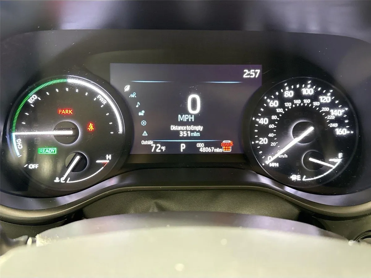 2025 Toyota Sienna XLE thumbnail 21