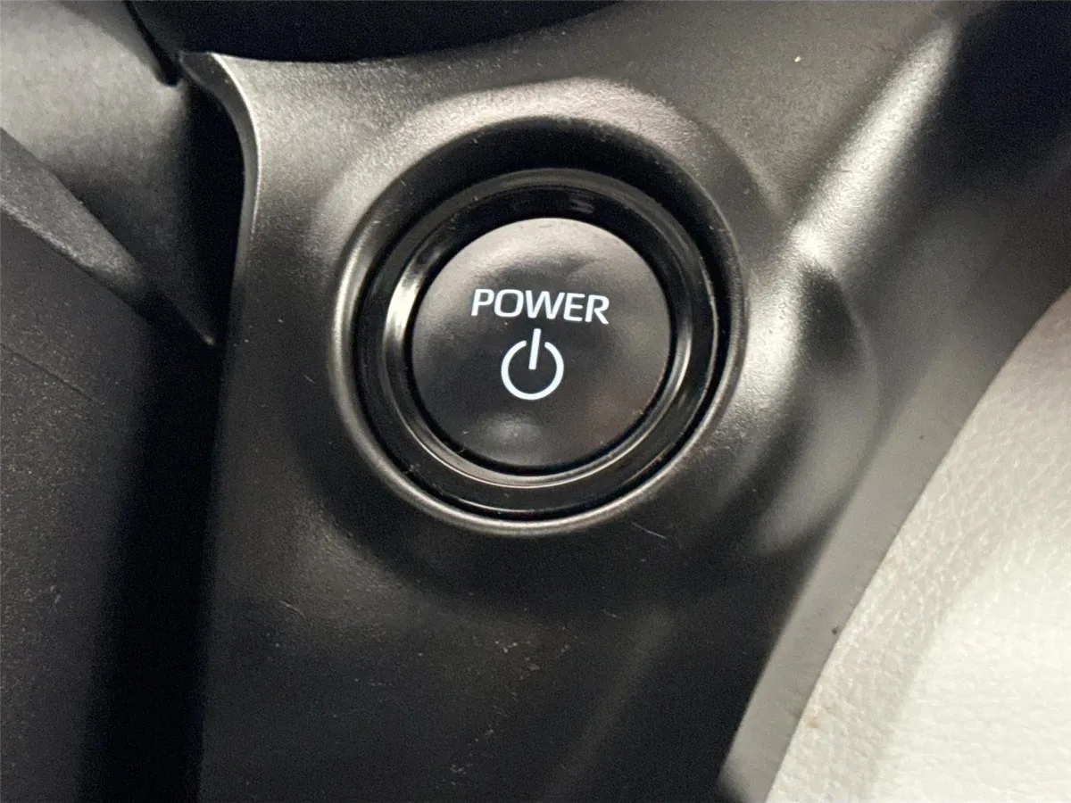 2025 Toyota Sienna XLE thumbnail 22