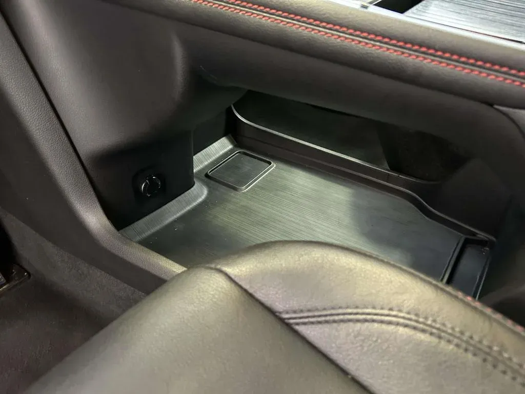 2025 Toyota Sienna XSE thumbnail 22