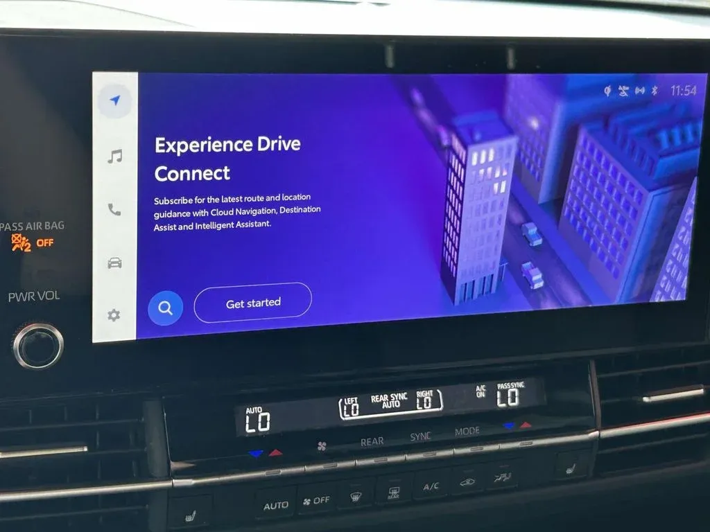 2025 Toyota Sienna XSE thumbnail 30