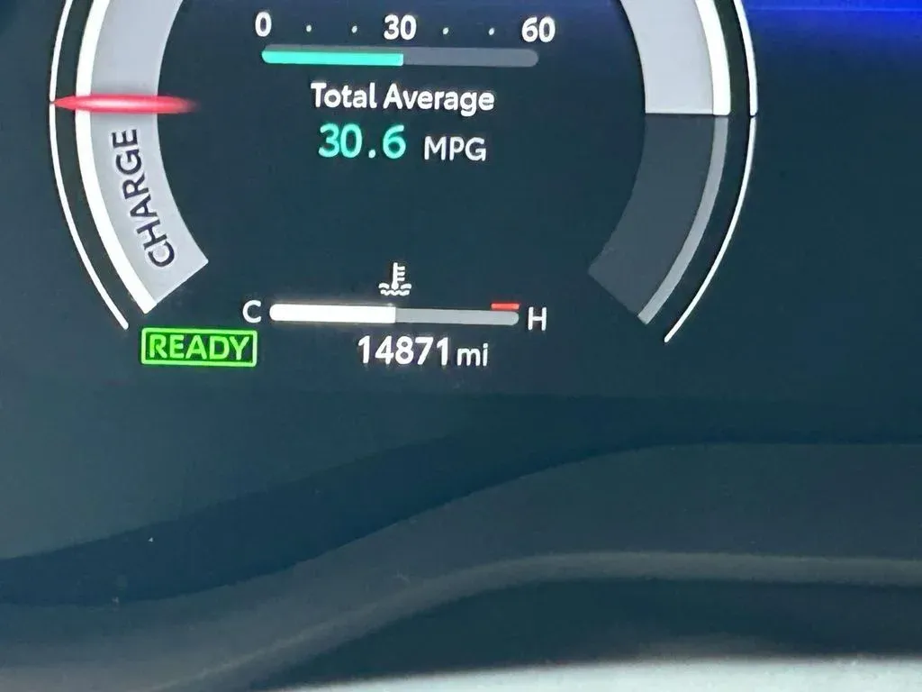 2025 Toyota Sienna XSE thumbnail 31