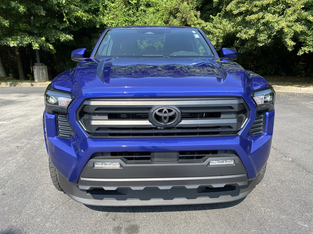 2025 Toyota Tacoma 2WD SR5 thumbnail 2