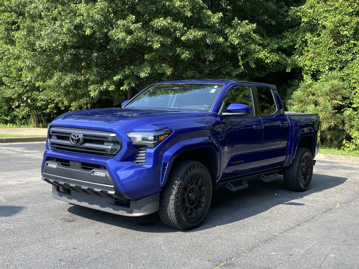 2025 Toyota Tacoma 2WD SR5 thumbnail 4