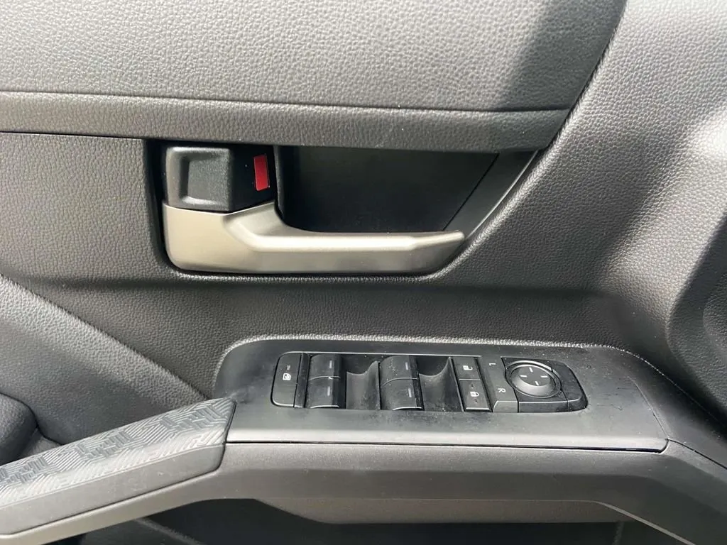 2025 Toyota Tacoma Hybrid TRD Off Road thumbnail 15