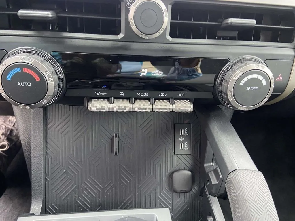 2025 Toyota Tacoma Hybrid TRD Off Road thumbnail 25