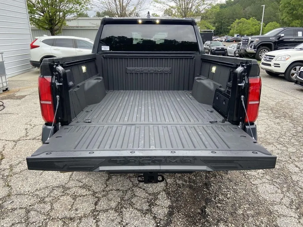 2025 Toyota Tacoma Hybrid TRD Off Road thumbnail 6