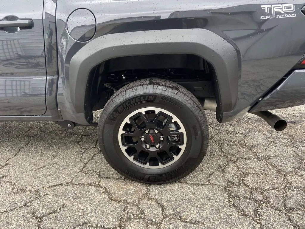 2025 Toyota Tacoma Hybrid TRD Off Road thumbnail 8
