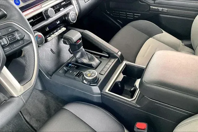 2025 Toyota Tacoma Hybrid TRD Off Road thumbnail 15