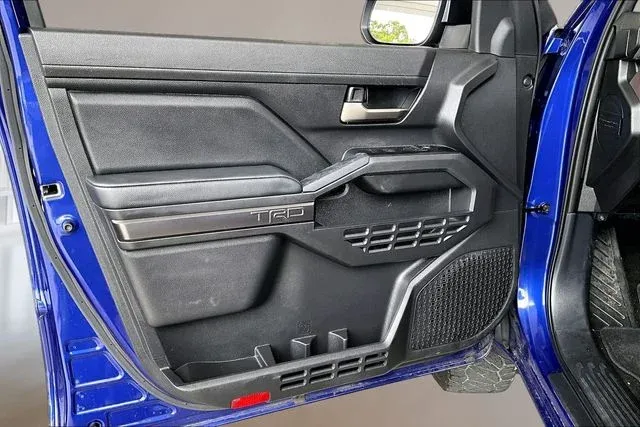 2025 Toyota Tacoma Hybrid TRD Off Road thumbnail 17