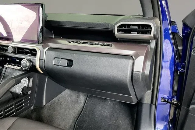 2025 Toyota Tacoma Hybrid TRD Off Road thumbnail 21
