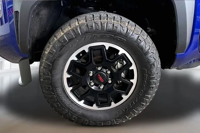 2025 Toyota Tacoma Hybrid TRD Off Road thumbnail 28